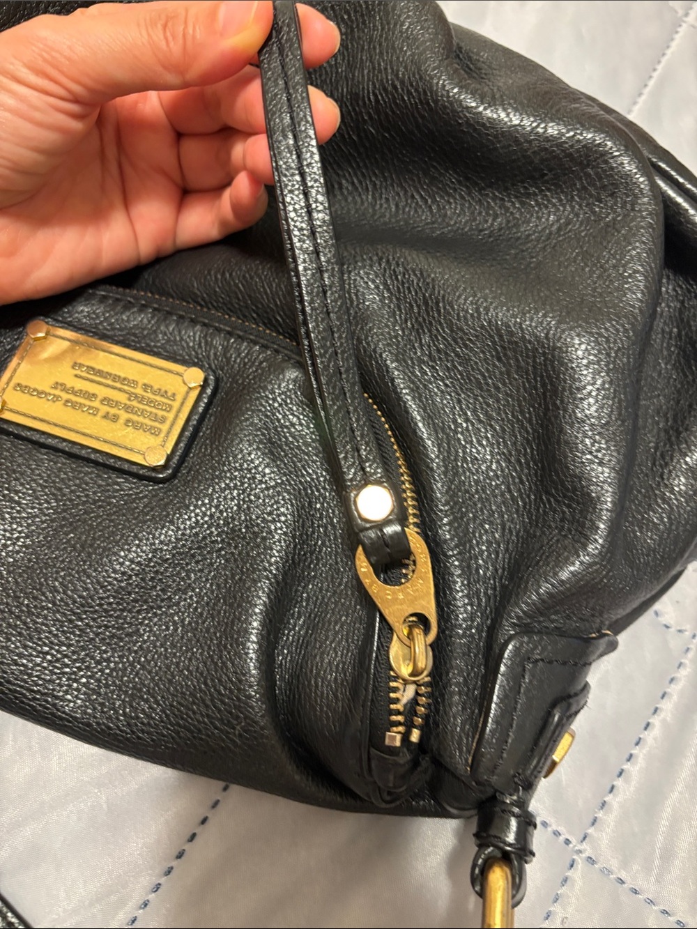 Marc Jacobs Black Leather Shoulder Bag with Gold Plaque - Picture 8 of 11